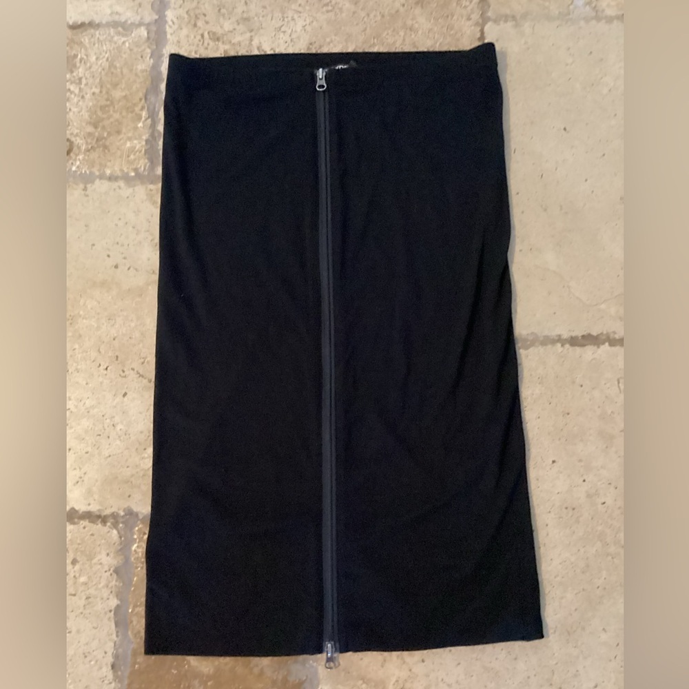 Express from zip long skirt-SZ L
Waist 15”
Length 27”
@12